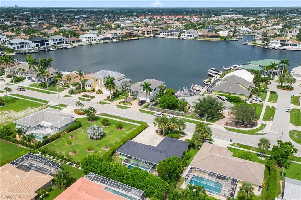 140 Landmark St, Marco Island, FL 34145-28