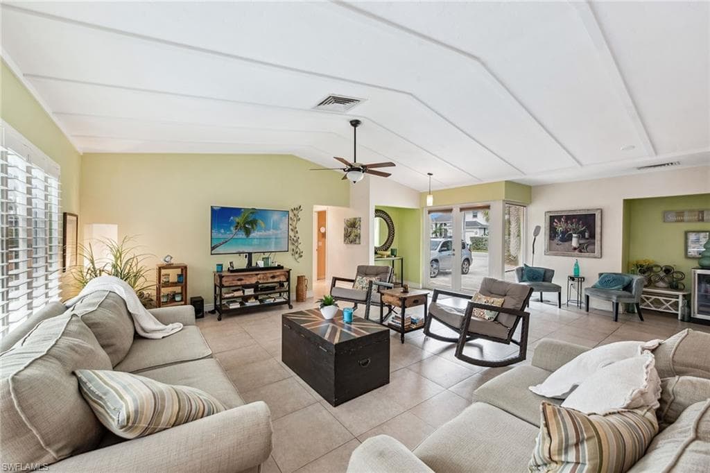 140 Landmark St, Marco Island, FL 34145-4