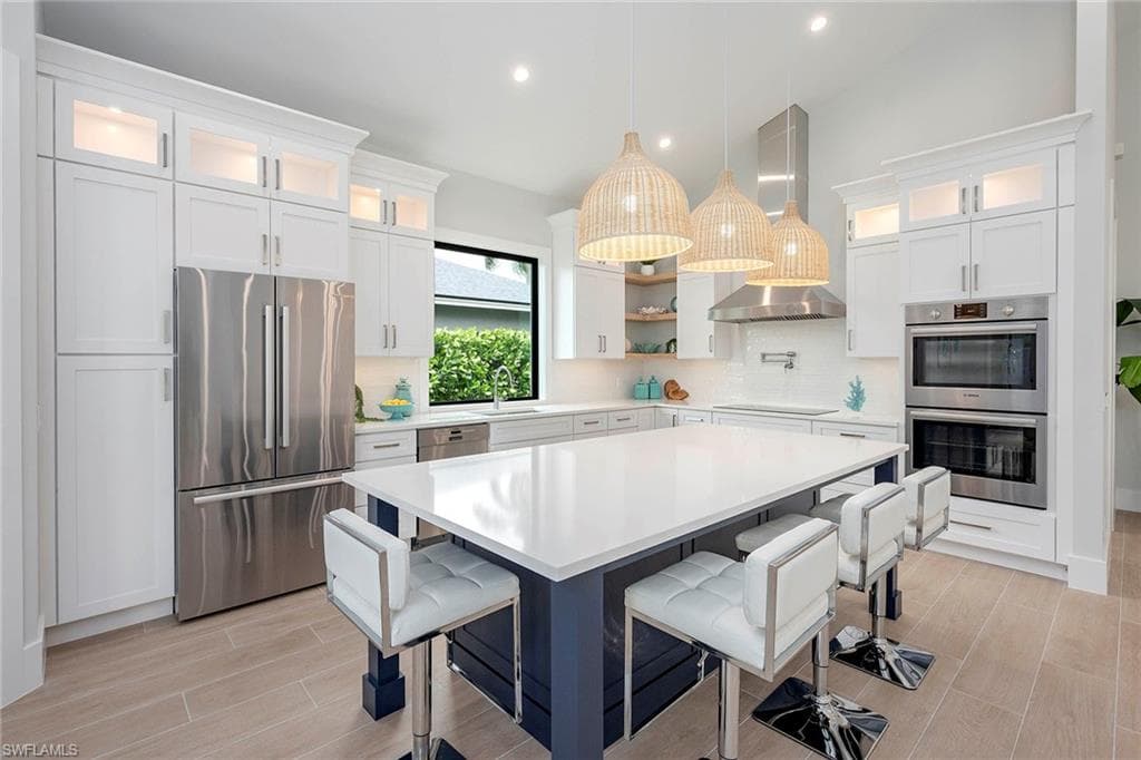 685 6th Ave, Marco Island, FL 34145-9
