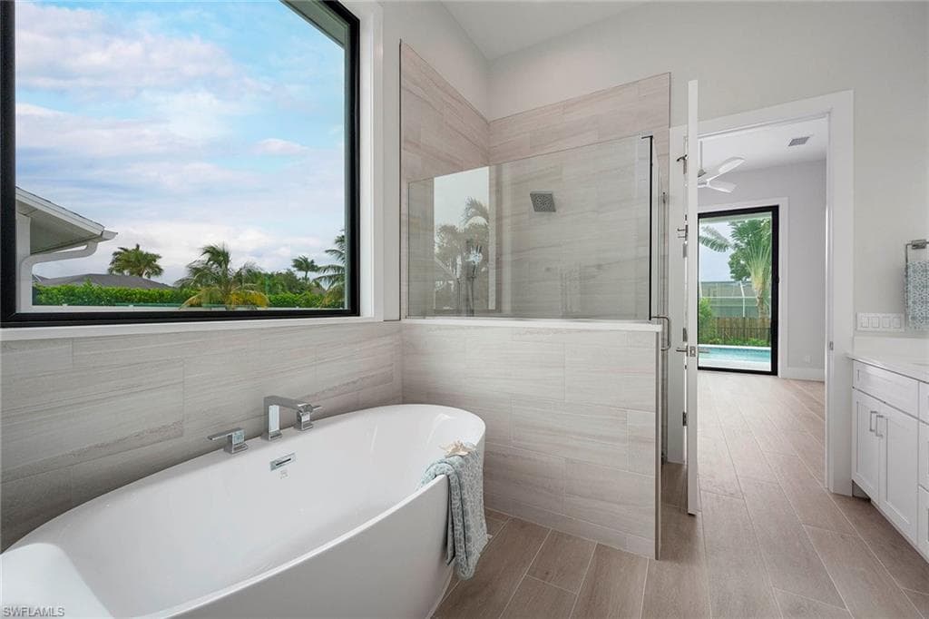 685 6th Ave, Marco Island, FL 34145-21