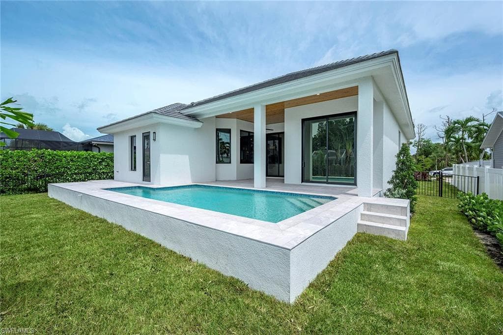 685 6th Ave, Marco Island, FL 34145-23
