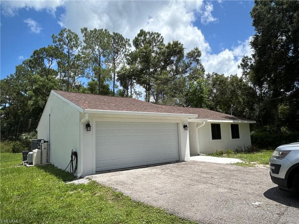2120 21st St SW, Naples, FL 34117-1