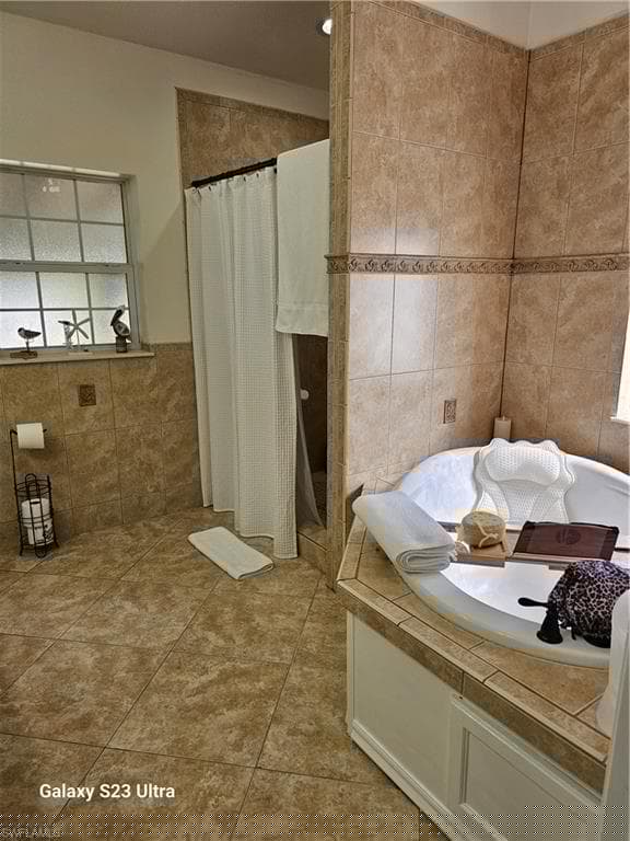 2781 26th Ave SE, Naples, FL 34117-36