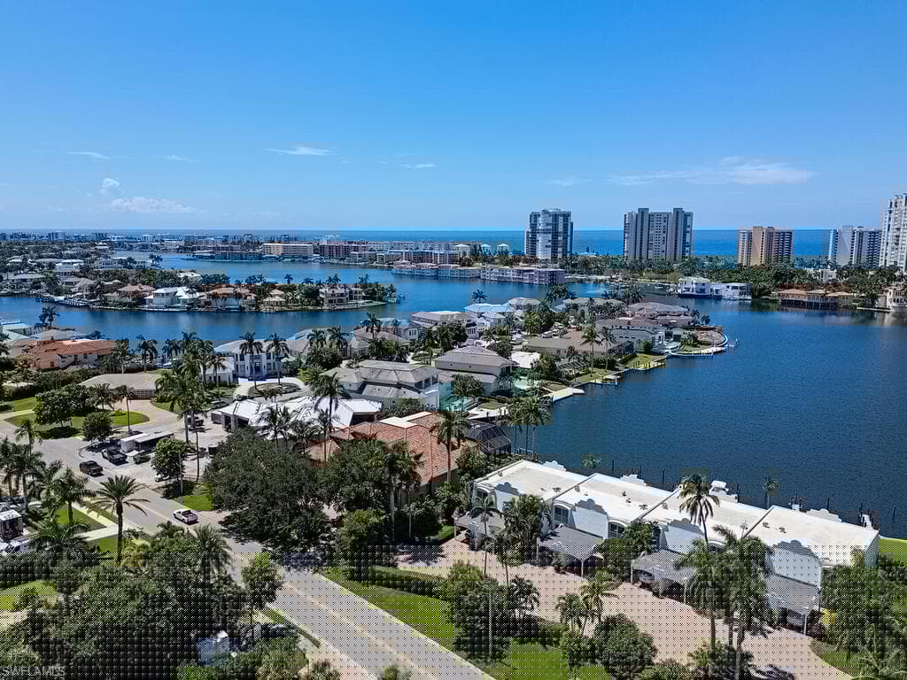 4051 Crayton Rd, Naples, FL 34103-31