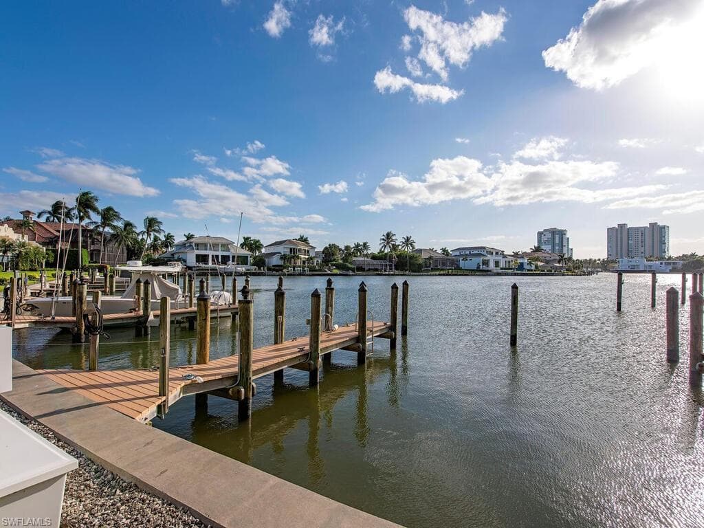 400 Park Shore Dr 102, Naples, FL 34103-20