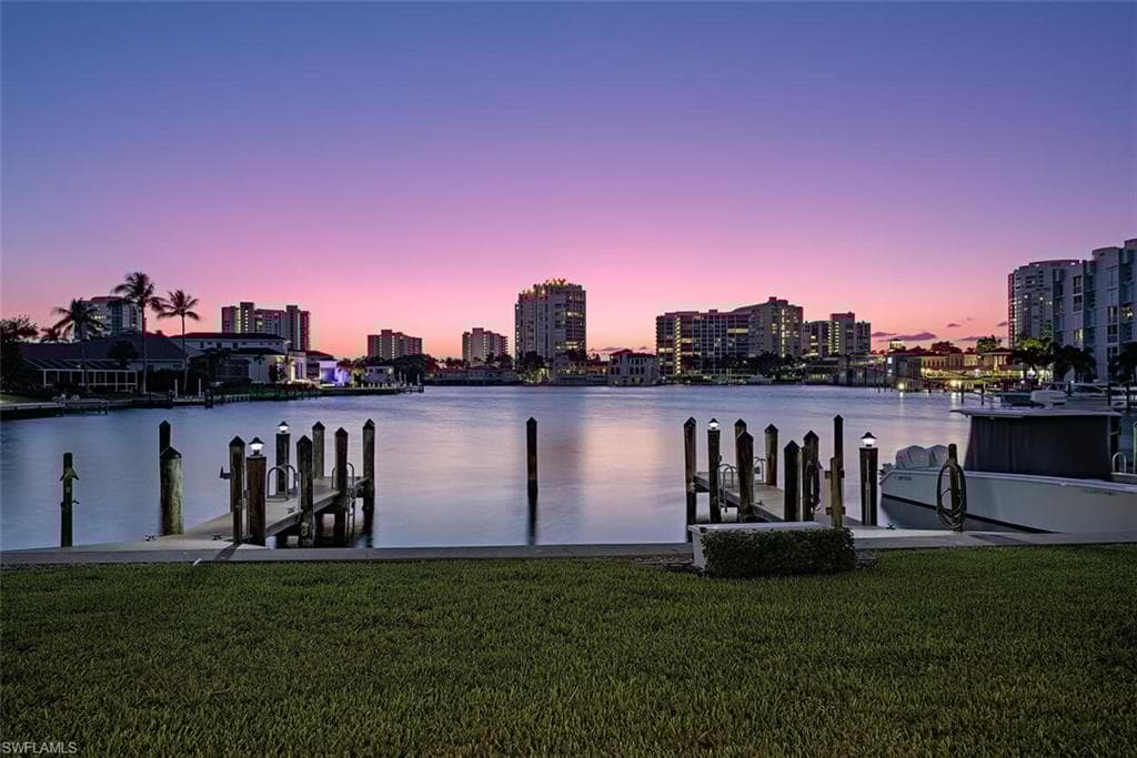 400 Park Shore Dr 102, Naples, FL 34103-4