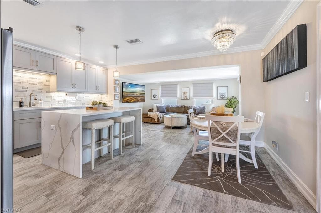 4701 Dorando Dr, Naples, FL 34103-7