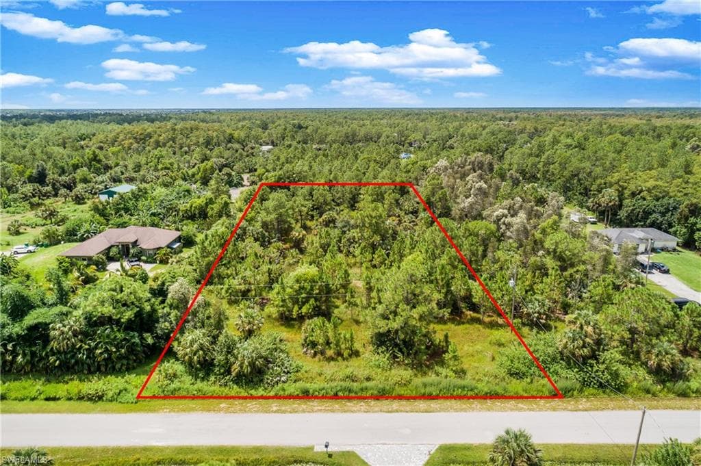 420 47th Ave NE, Naples, FL 34120-1