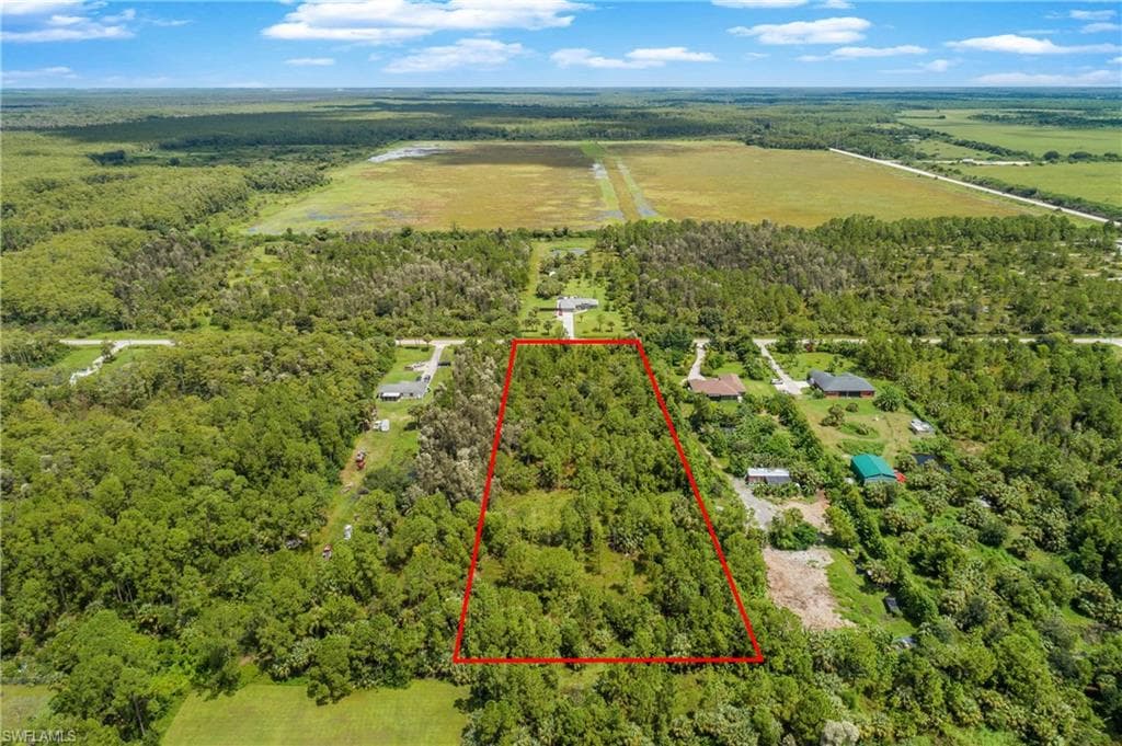 420 47th Ave NE, Naples, FL 34120-3