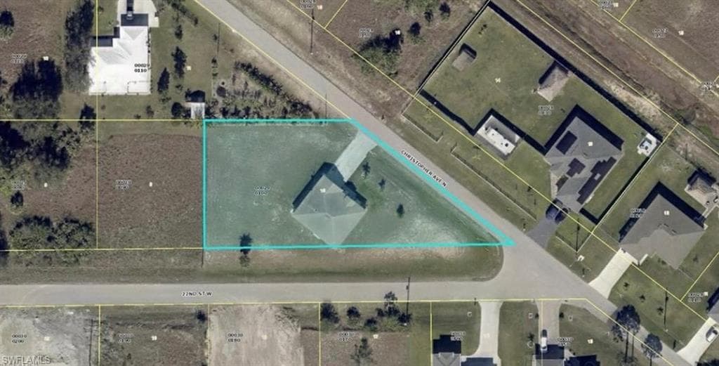2203 Christopher Ave N, Lehigh Acres, FL 33971-3