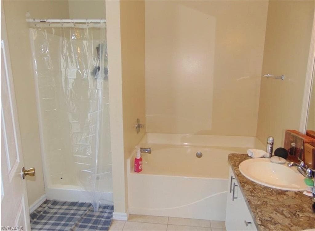 2203 Christopher Ave N, Lehigh Acres, FL 33971-8