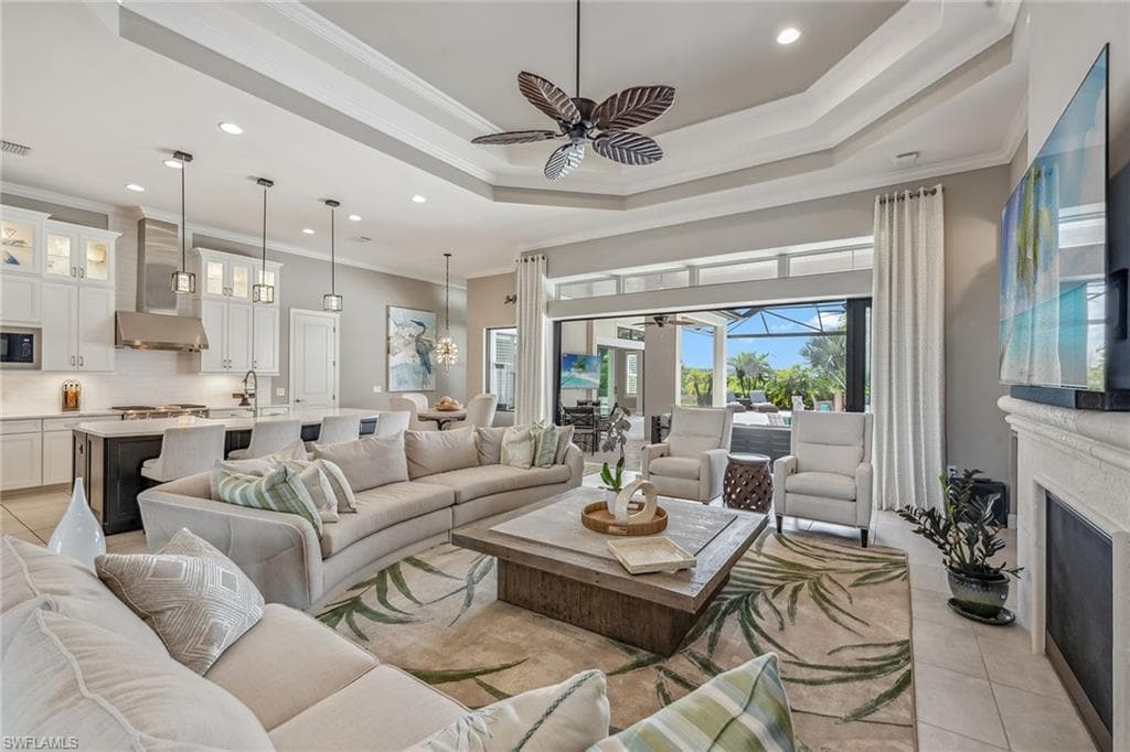 3450 Wellfleet Ln, Naples, FL 34114-4