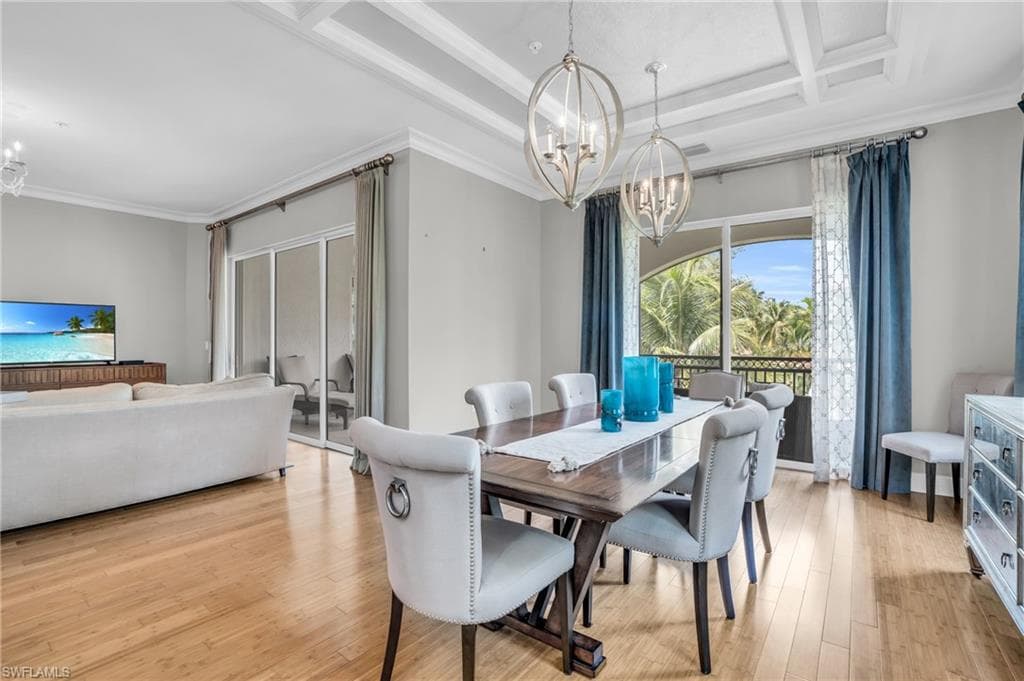 9053 Cascada Way 202, Naples, FL 34114-9