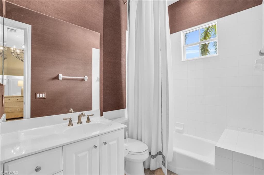 9053 Cascada Way 202, Naples, FL 34114-27