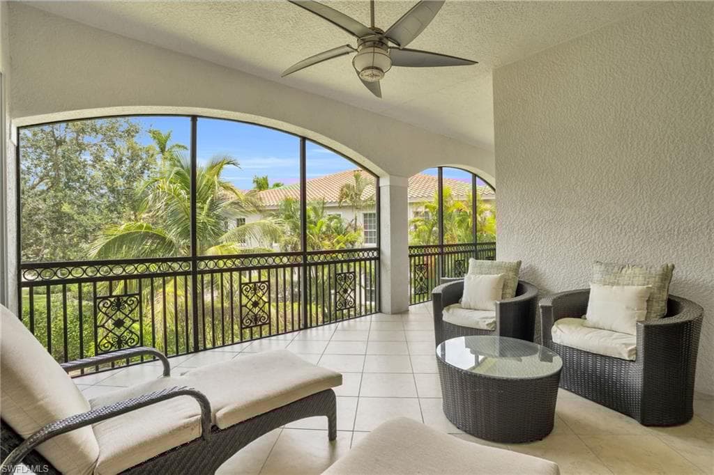 9053 Cascada Way 202, Naples, FL 34114-38