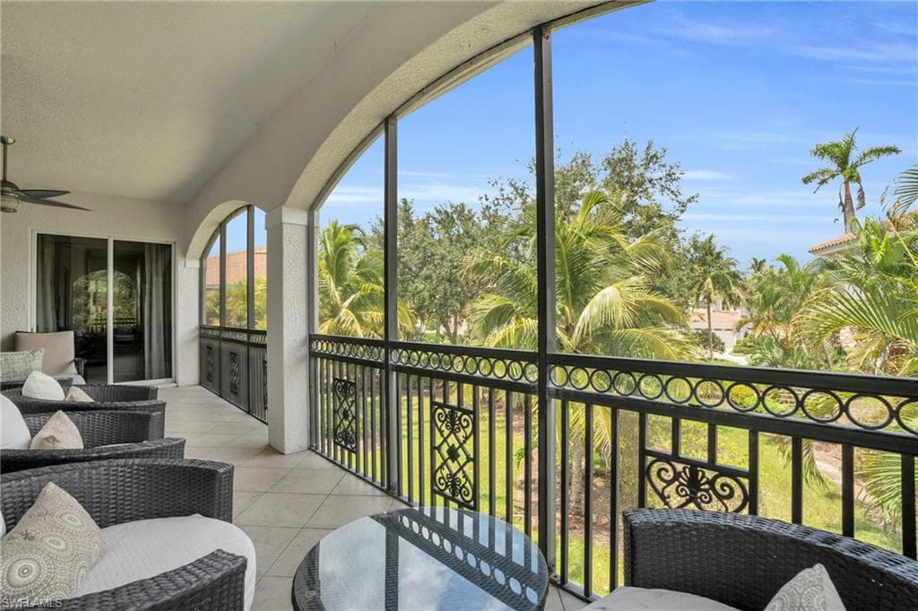 9053 Cascada Way 202, Naples, FL 34114-5