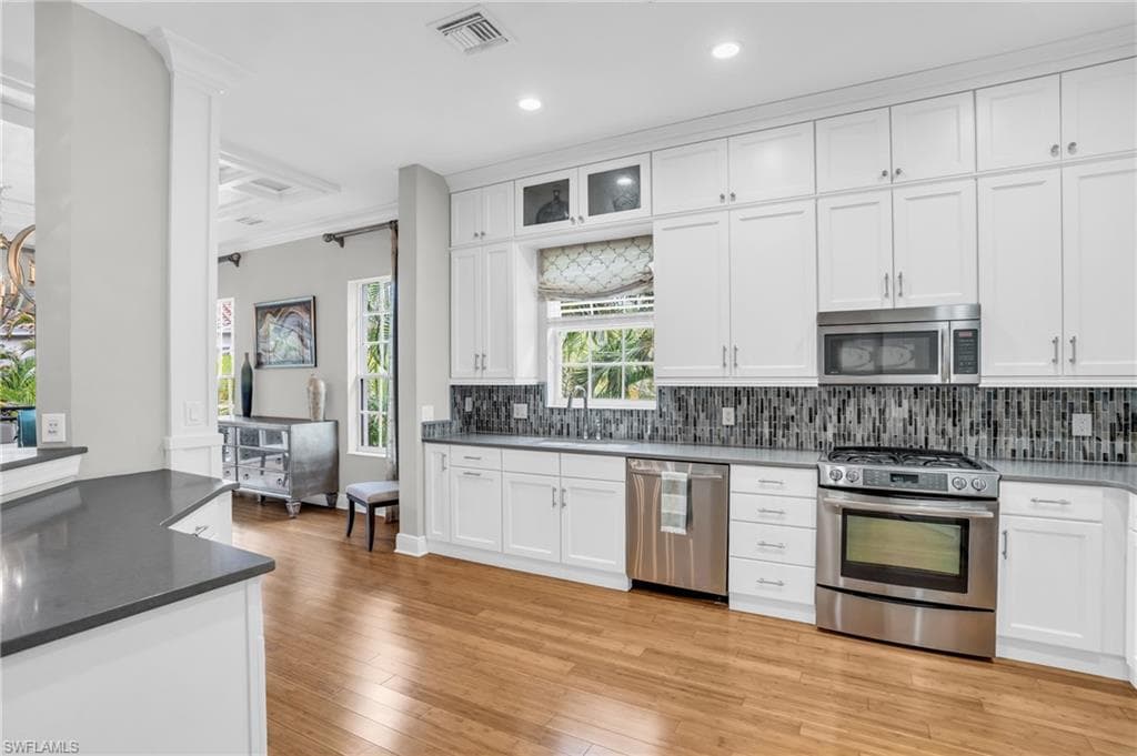 9053 Cascada Way 202, Naples, FL 34114-6