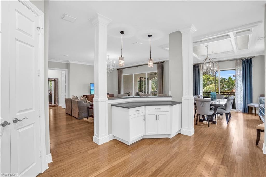 9053 Cascada Way 202, Naples, FL 34114-8