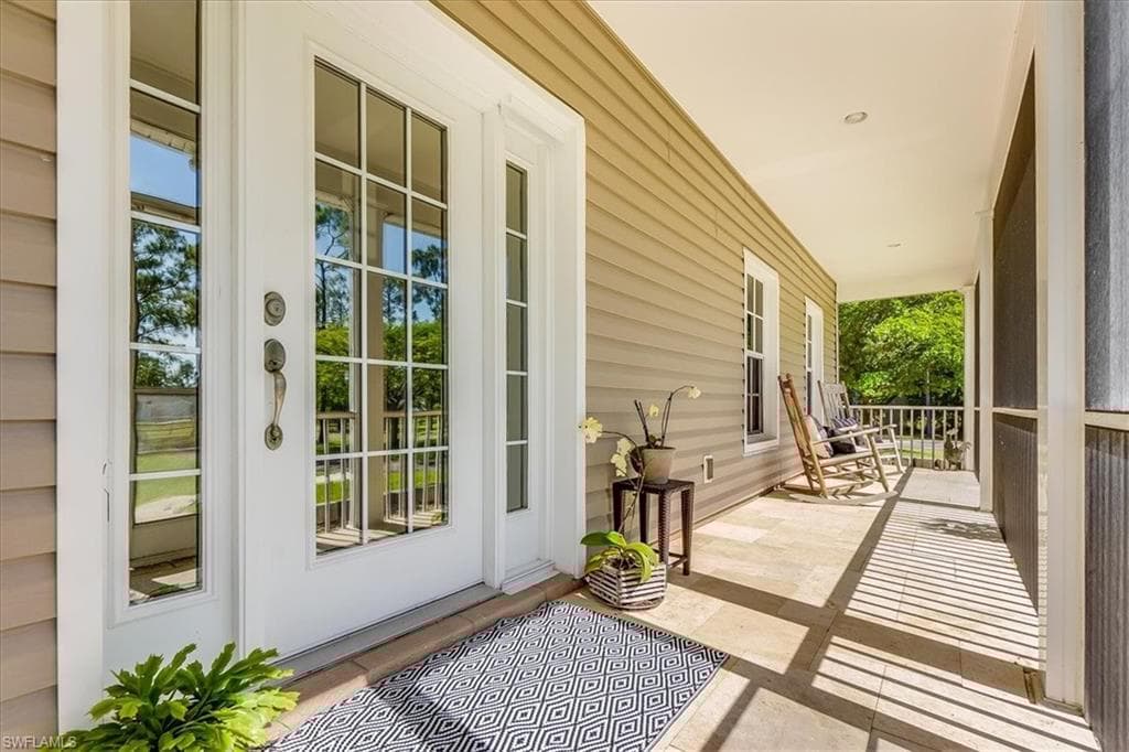 4235 10th St NE, Naples, FL 34120-10