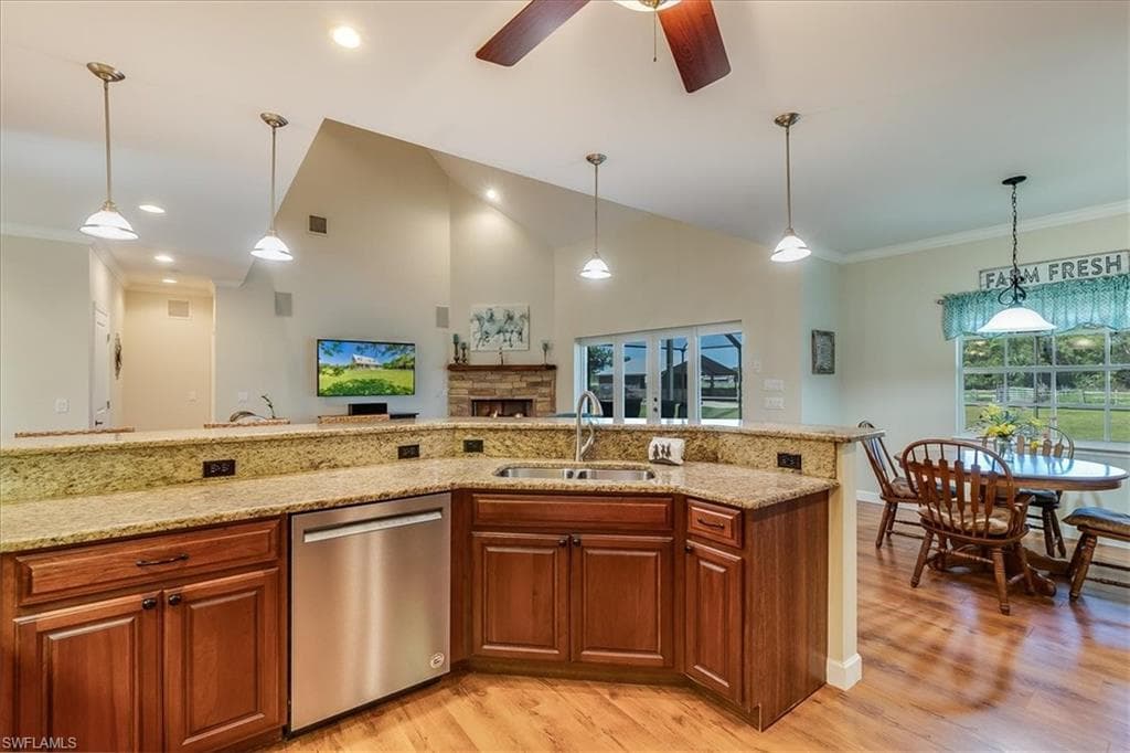 4235 10th St NE, Naples, FL 34120-13