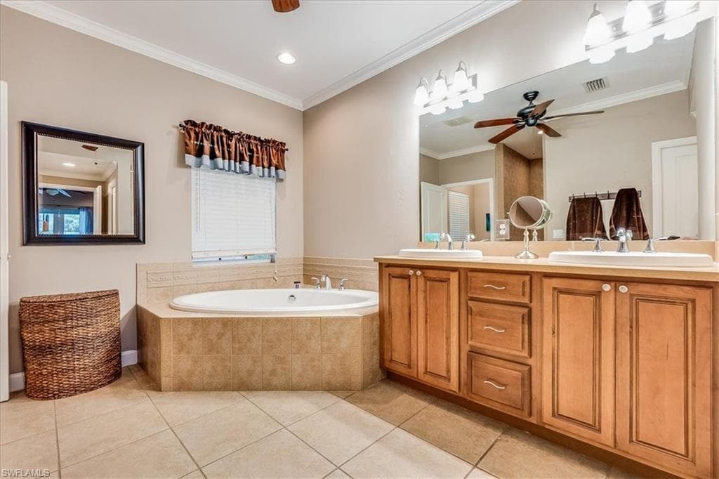 4235 10th St NE, Naples, FL 34120-24