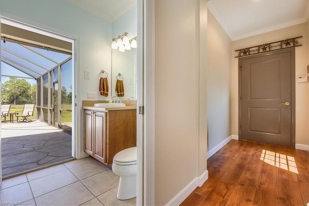 4235 10th St NE, Naples, FL 34120-37