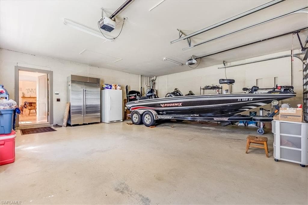 4235 10th St NE, Naples, FL 34120-39
