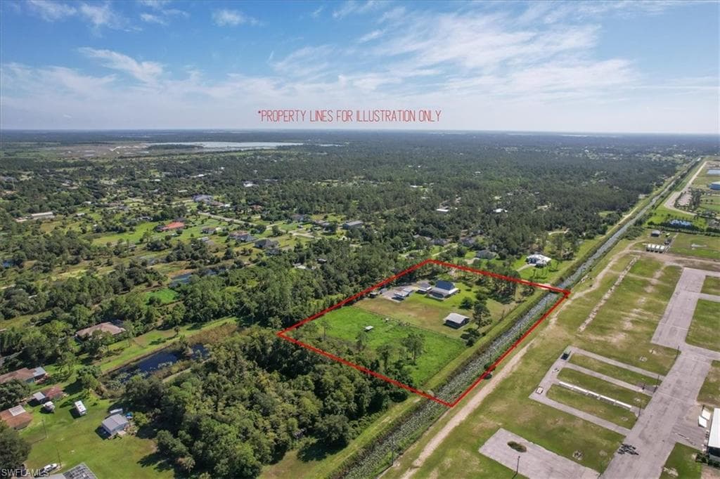 4235 10th St NE, Naples, FL 34120-48