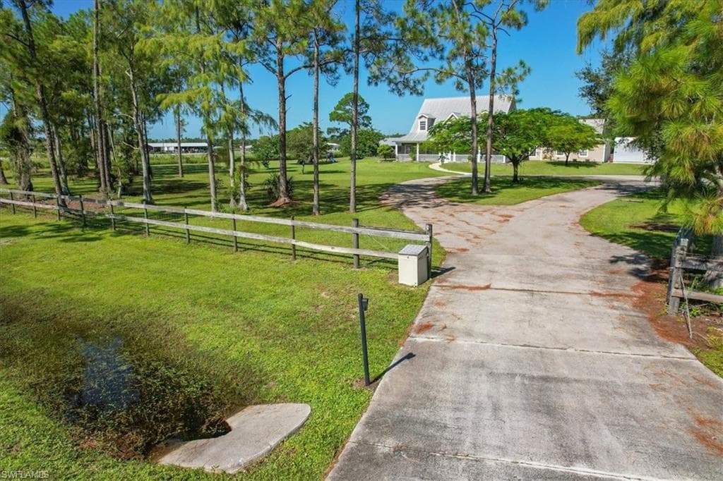 4235 10th St NE, Naples, FL 34120-50