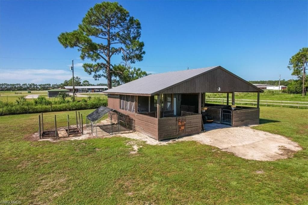 4235 10th St NE, Naples, FL 34120-5