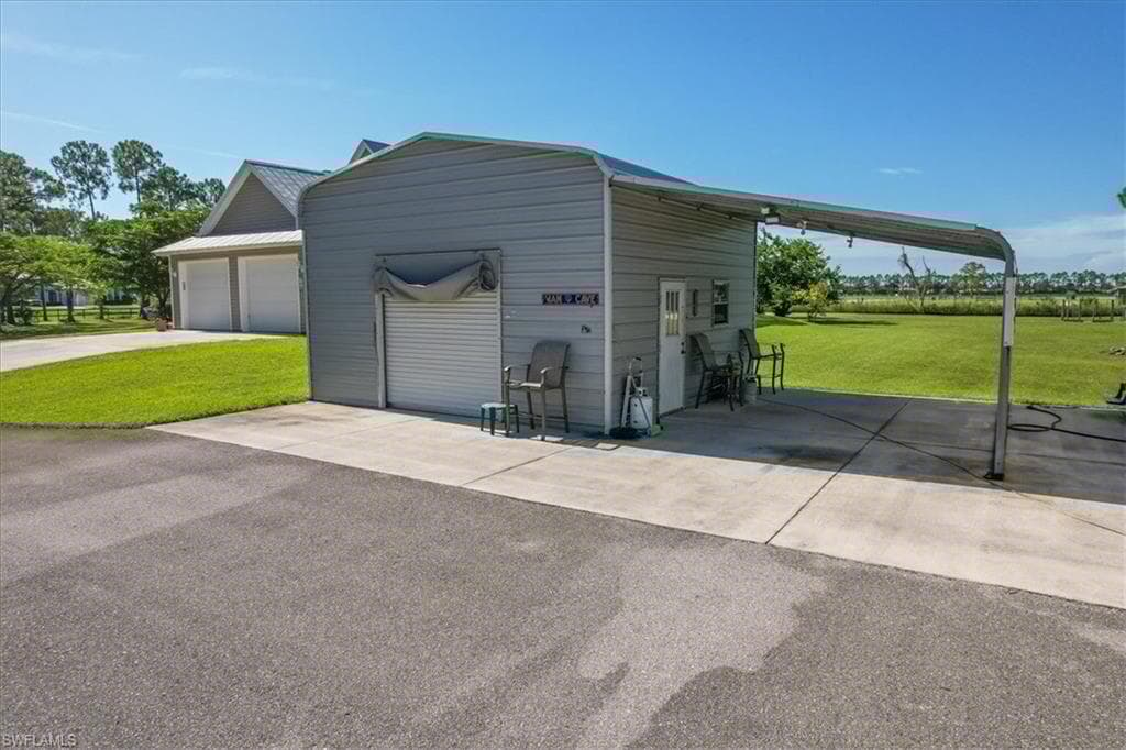 4235 10th St NE, Naples, FL 34120-6
