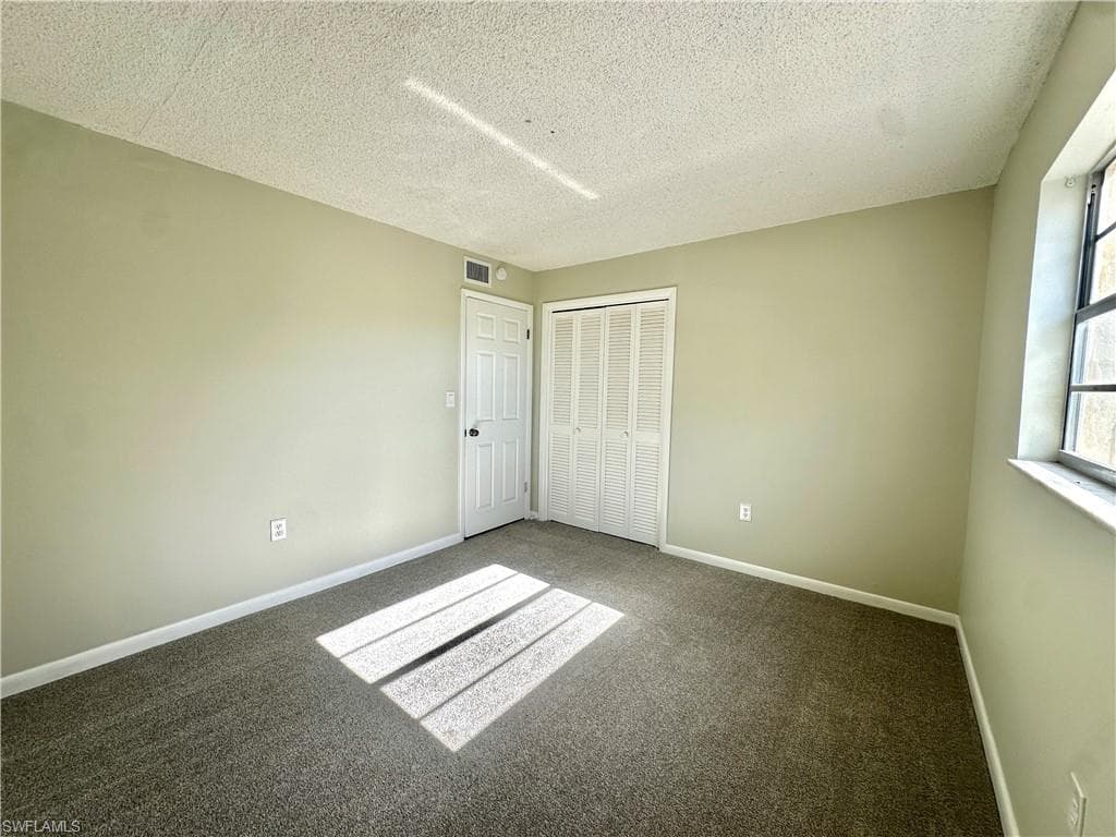 3325 Airport Rd N D3, Naples, FL 34105-6
