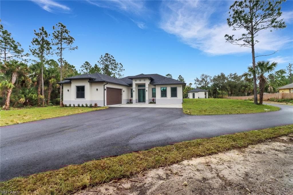 2266 Desoto Blvd S, Naples, FL 34117-1
