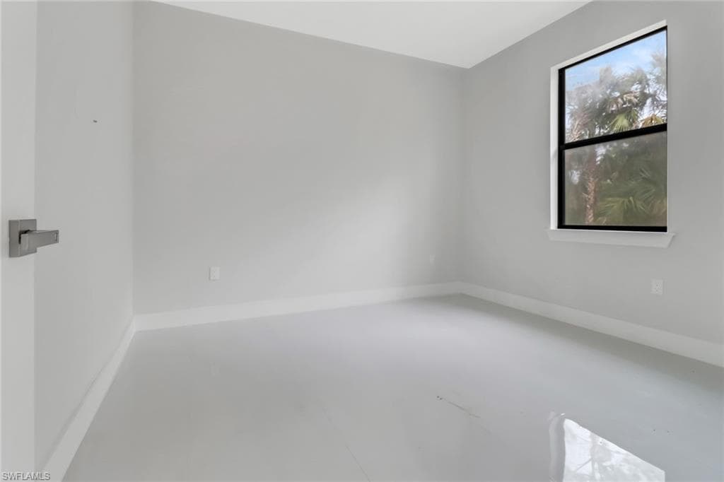 2266 Desoto Blvd S, Naples, FL 34117-29