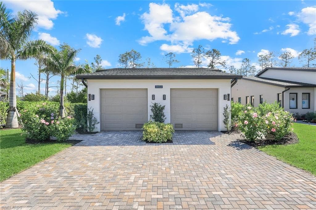 5768 Jasper Way 101, Naples, FL 34112-16