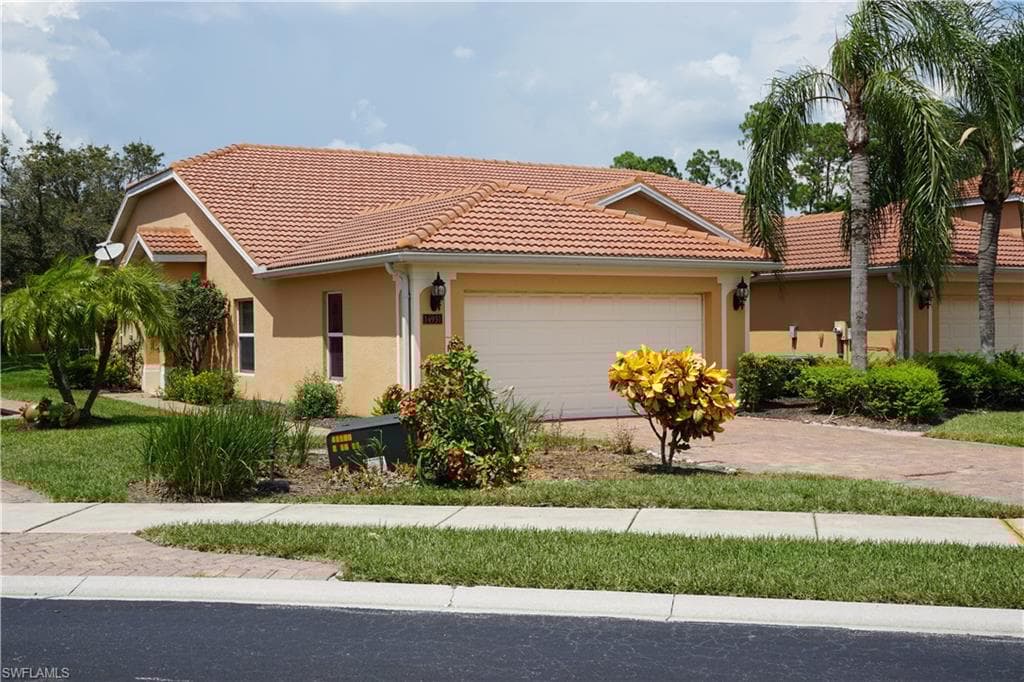 14931 Volterra Ct, Naples, FL 34120-1