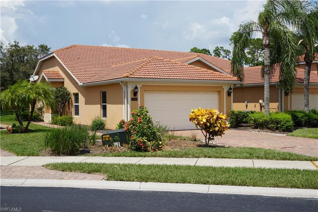14931 Volterra Ct, Naples, FL 34120-2