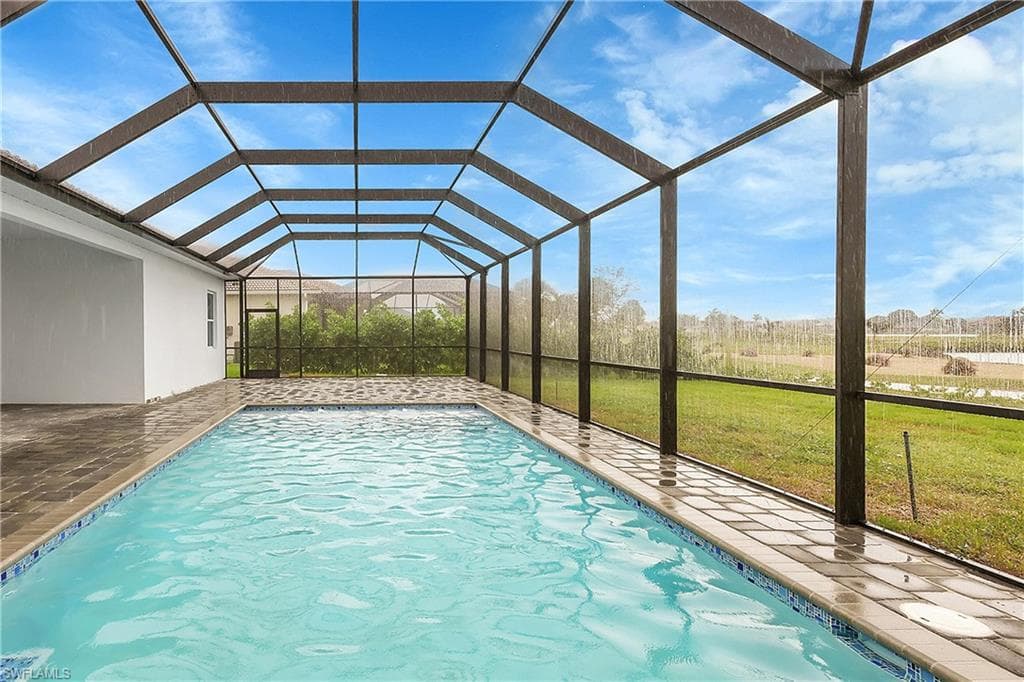 18716 Ensenada Dr, Naples, FL 34114-4