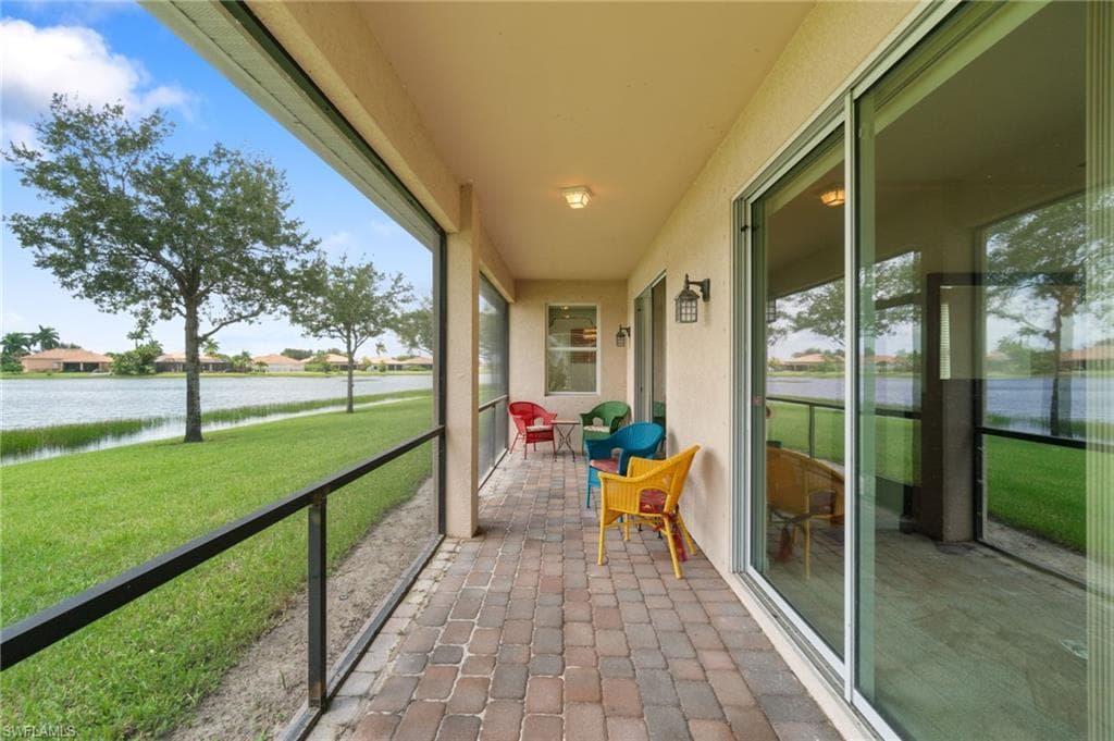 1529 Birdie Dr, Naples, FL 34120-17