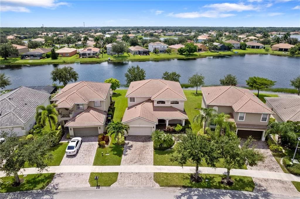1529 Birdie Dr, Naples, FL 34120-21