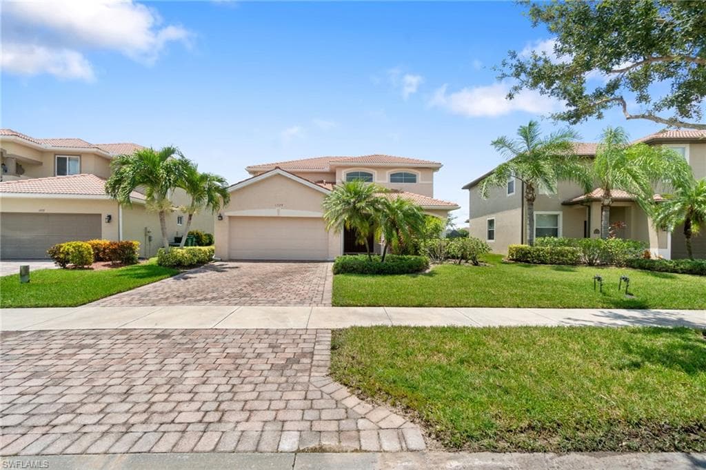 1529 Birdie Dr, Naples, FL 34120-3