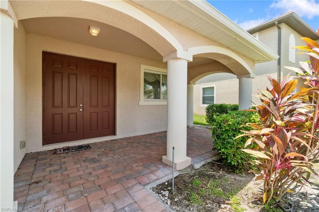 1529 Birdie Dr, Naples, FL 34120-4