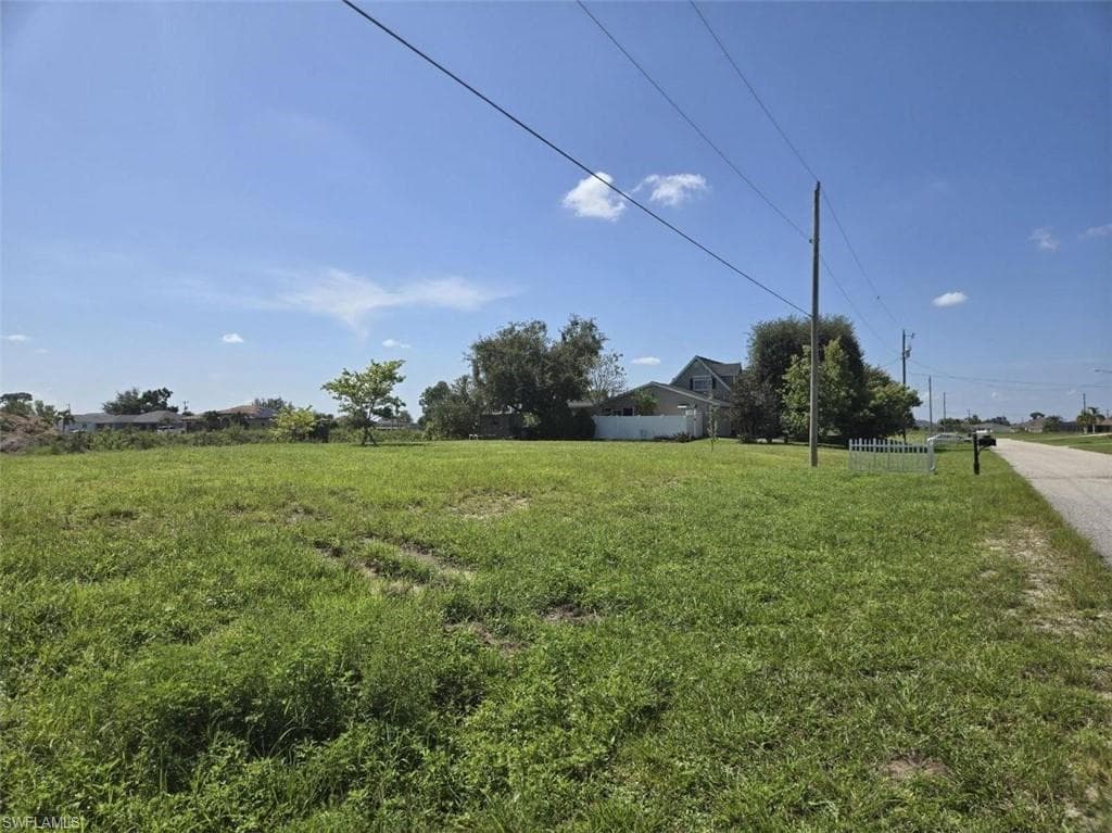 1429 19th Ave, Cape Coral, FL 33909-2
