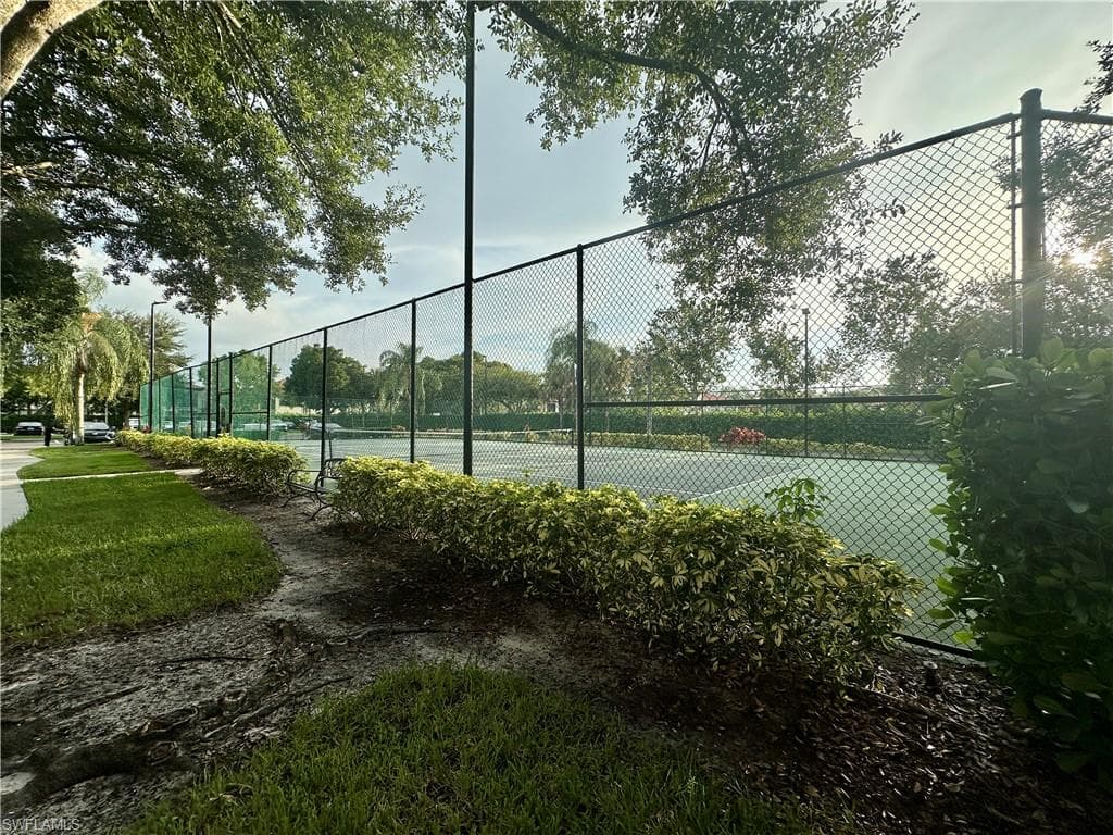 1210 Reserve Way 9-107, Naples, FL 34105-9