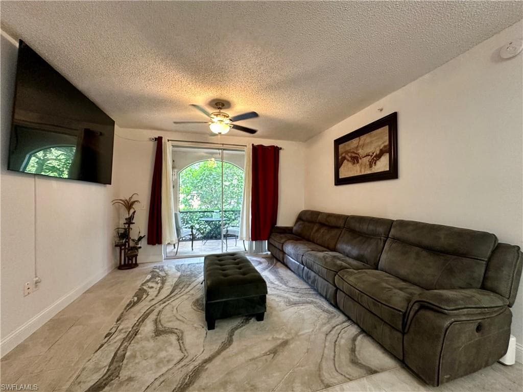 1210 Reserve Way 9-107, Naples, FL 34105-5