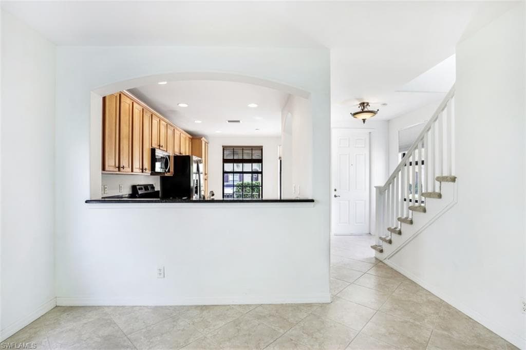 1241 Kendari Ter, Naples, FL 34113-9