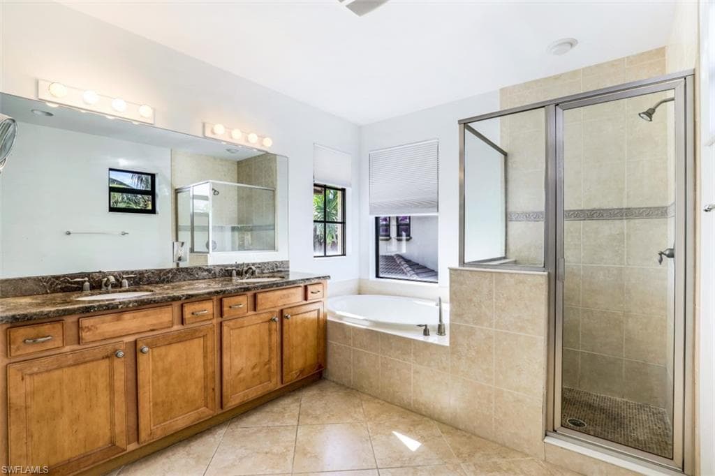 1241 Kendari Ter, Naples, FL 34113-20