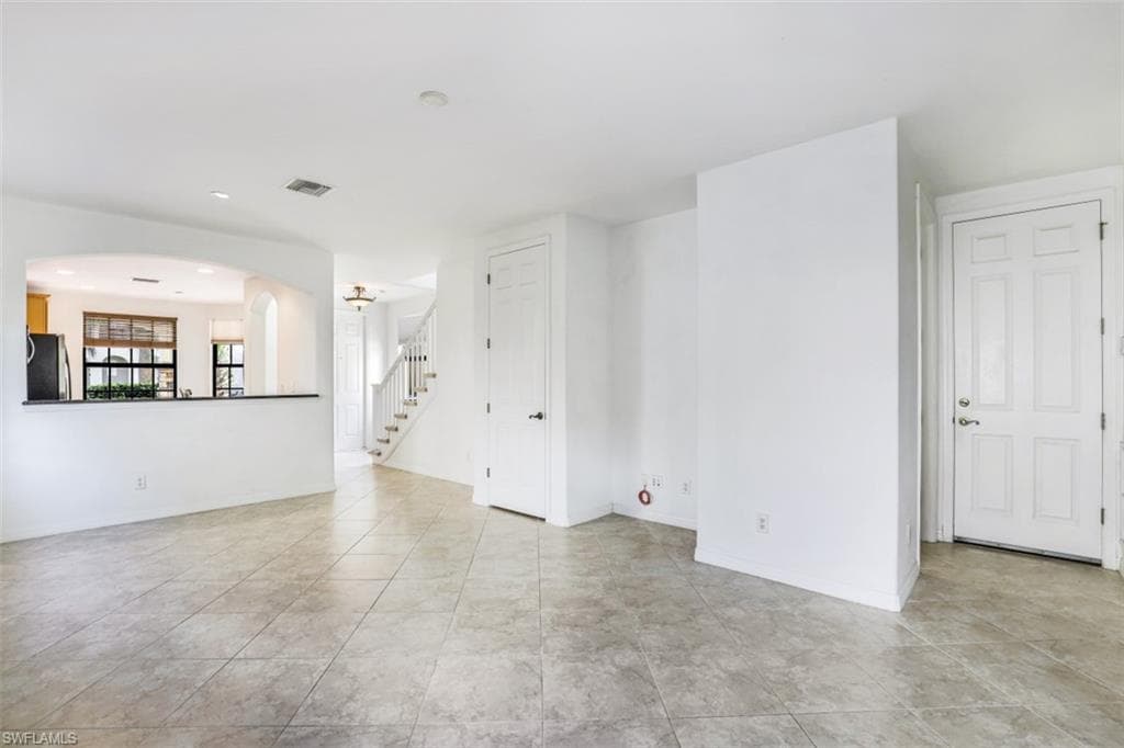 1241 Kendari Ter, Naples, FL 34113-8