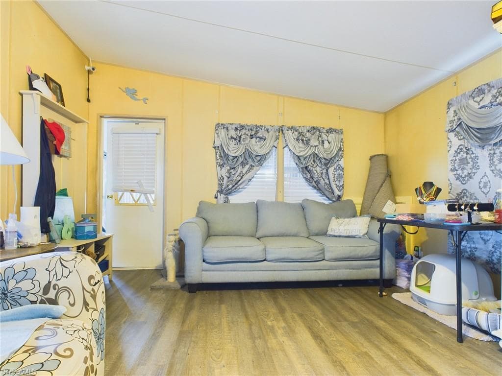 112 Poinsettia Dr, Fort Myers, FL 33905-15