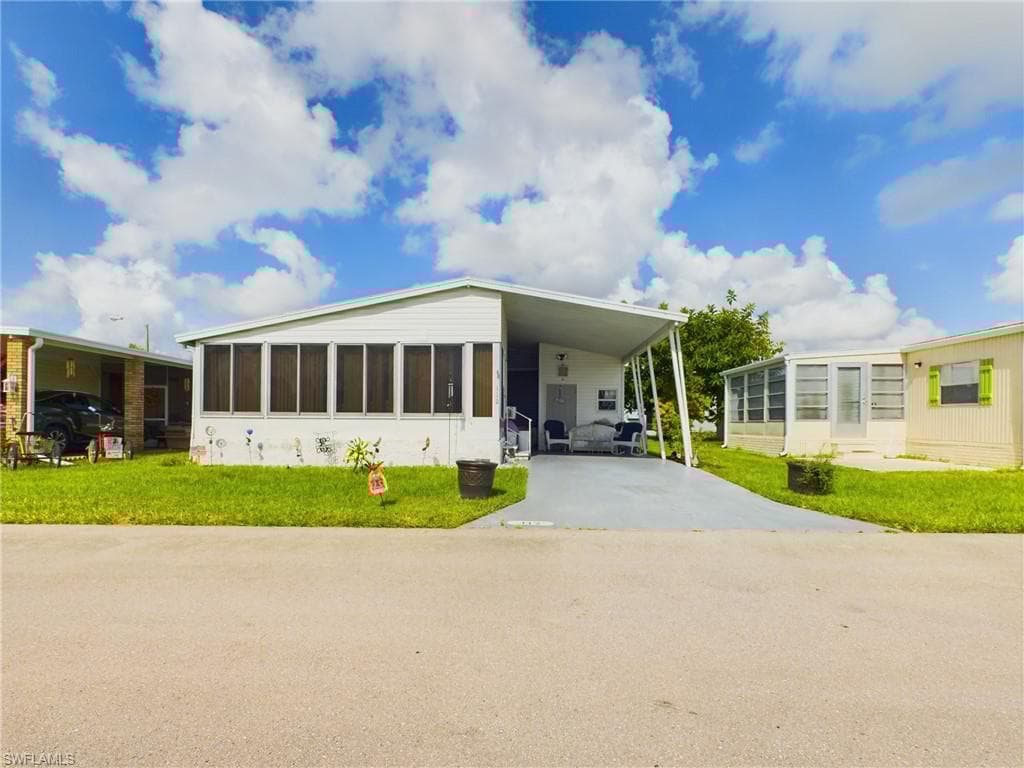 112 Poinsettia Dr, Fort Myers, FL 33905-1